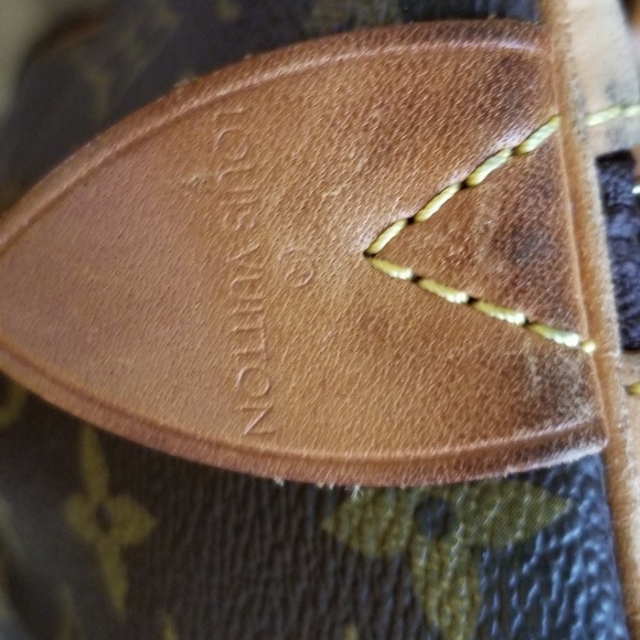 SOLD. LV Keepall Sac Souple 35 Travel Bag - Picture 3 of 8